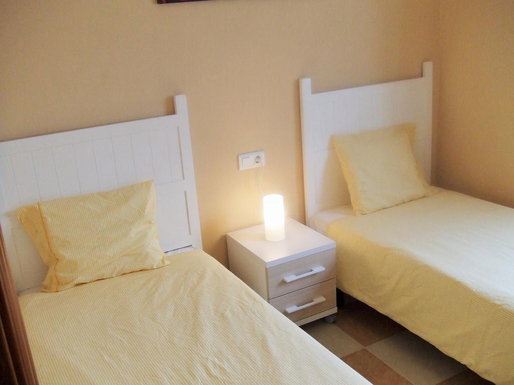 Apartamentos Decada Малага Стая снимка