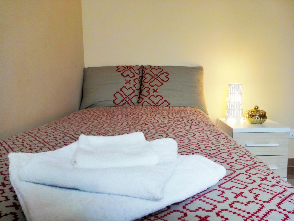 Apartamentos Decada Малага Стая снимка
