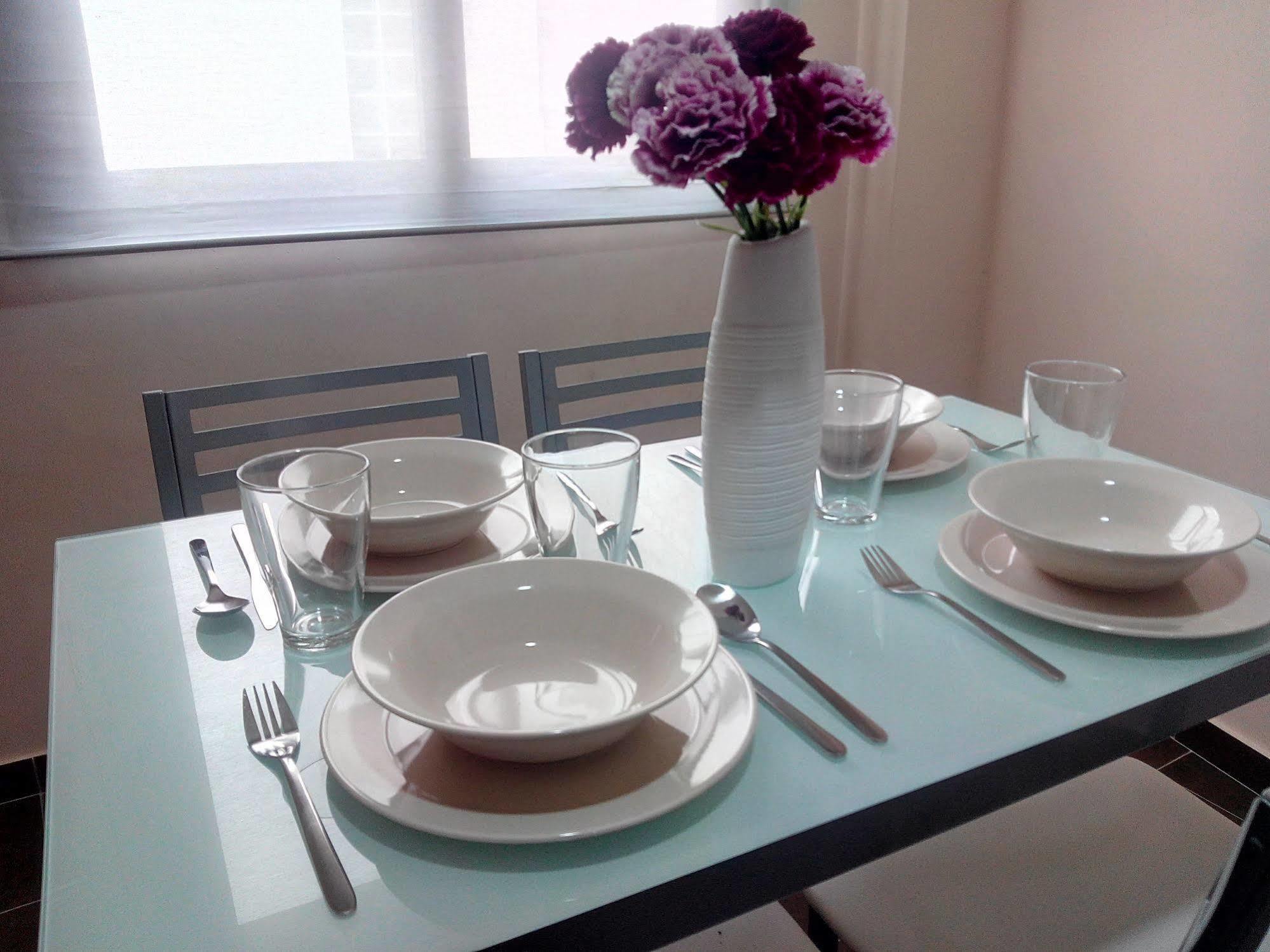Apartamentos Decada Малага Екстериор снимка