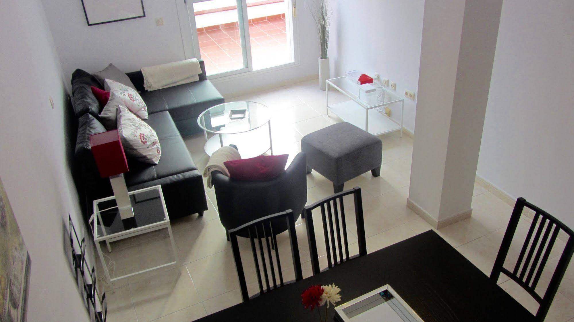 Apartamentos Decada Малага Екстериор снимка