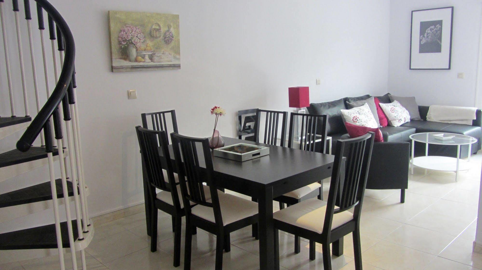 Apartamentos Decada Малага Екстериор снимка